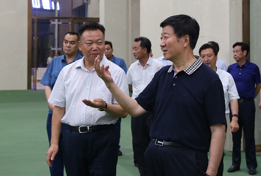 22-2018年6月，省人大常委會(huì)黨組書記、副主任王璽玉蒞臨金徽股份視察。.jpg