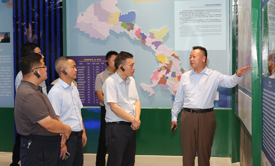 10.3-2022年08月，省科技廳副廳長(zhǎng)牛振明蒞臨金徽股份指導(dǎo)工作。.jpg