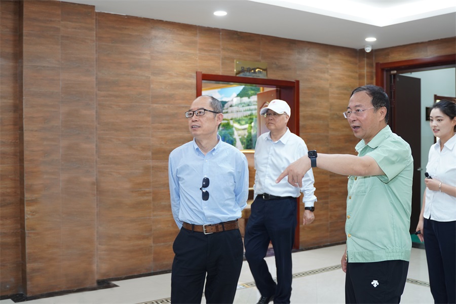 2024.06.23重慶市政協(xié)副主席、民盟市委會(huì)主委杜惠平蒞臨金徽股份調(diào)研.jpg
