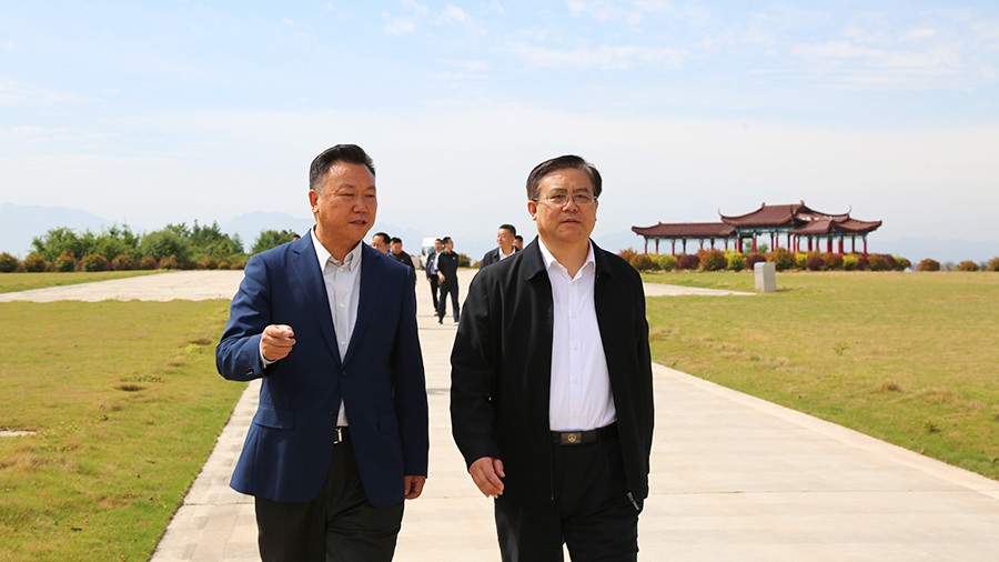 30-2021年5月，省人民檢察院黨組書記、檢察長(zhǎng)朱玉蒞臨金徽股份調(diào)研綠色礦山建設(shè)工作。.jpg