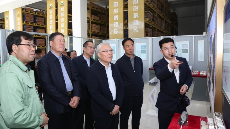 全國政協(xié)常委、省政協(xié)副主席尚勛武蒞臨金徽股份調(diào)研綠色礦山建設(shè)工作